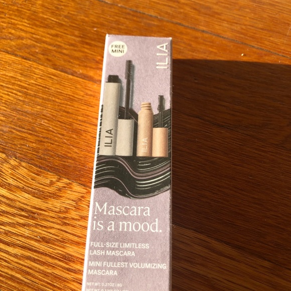 *NEW* ILIA Mini Fullest Volumizing Mascara ONLY - Picture 2 of 4